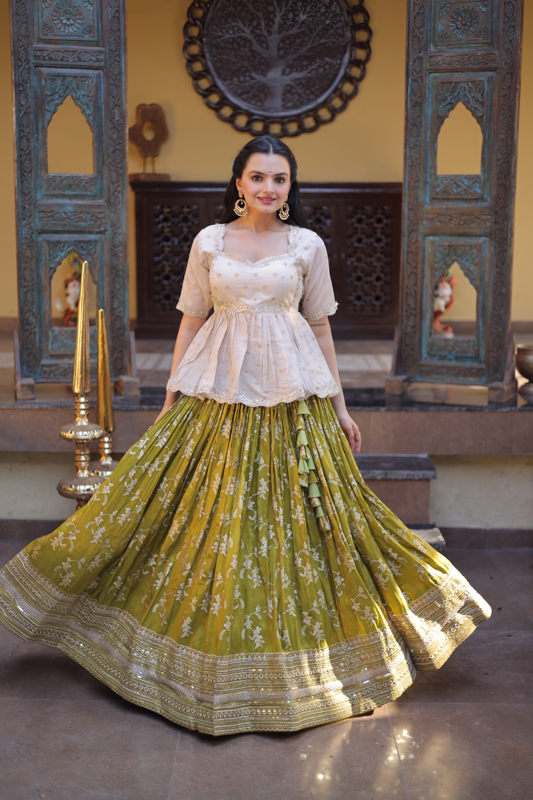 TAMMANI - VISCOSE JACQUARD LEHENGA CHOLI SET