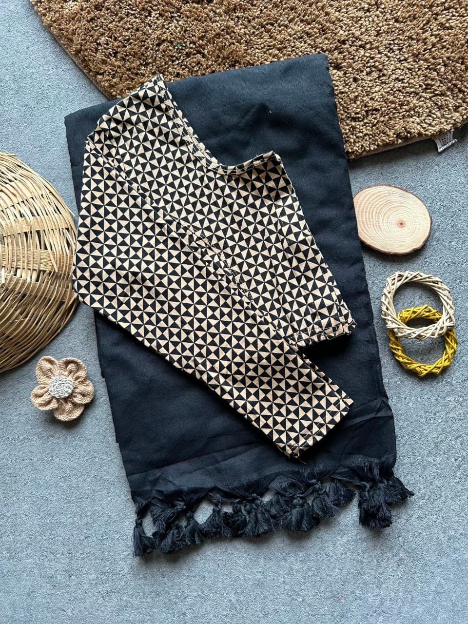 DHANSHI 2 - STRECHABLE BLOUSE
