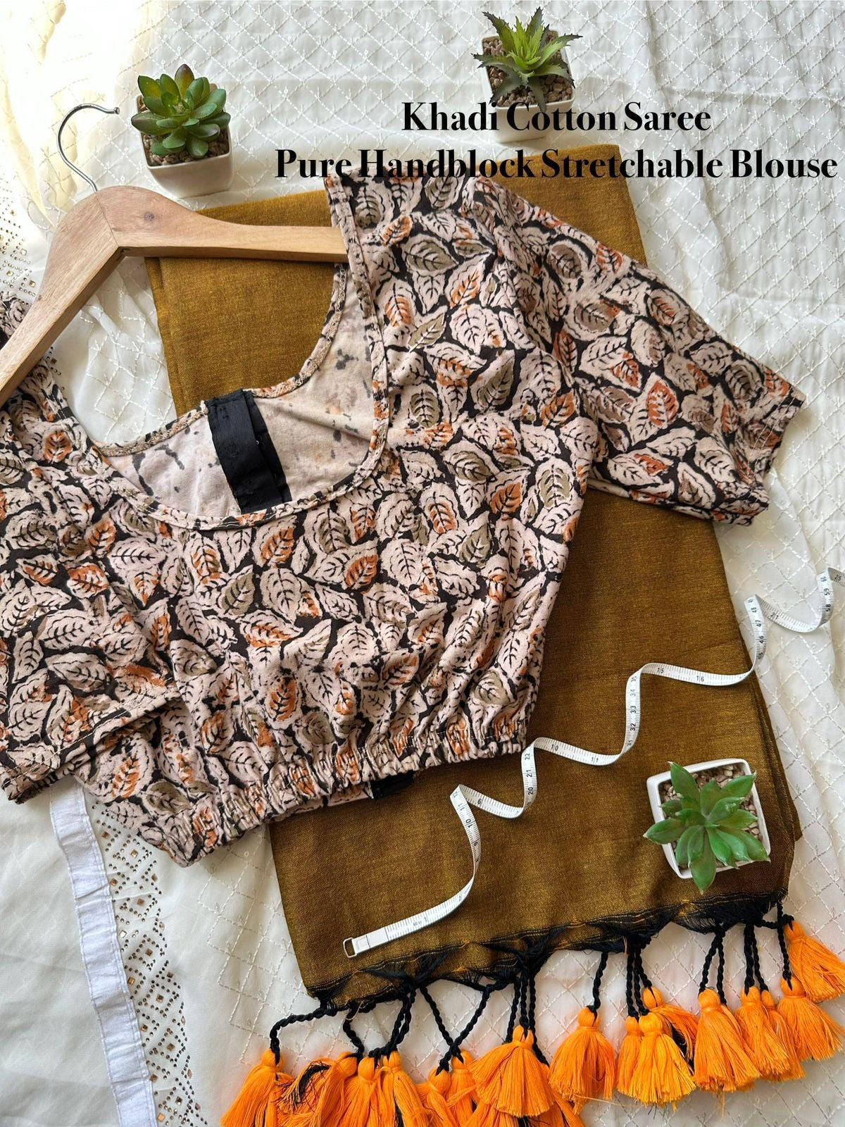 SUCHI - STRECHABLE HANDBLOCK BLOUSE.