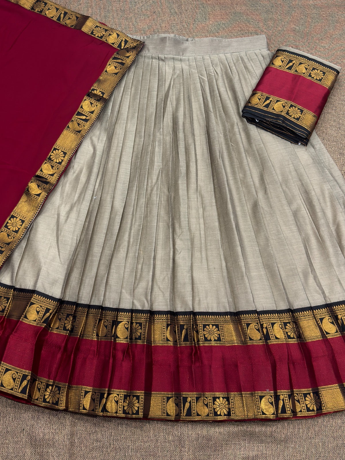 SUNAIKA - SOUTH-STYLE KANJIVARAM SILK