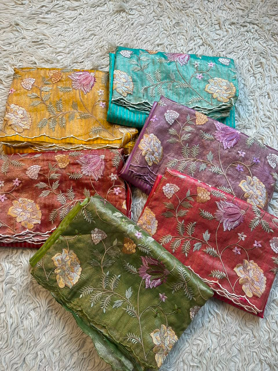 MANOHARI - HANDWOVEN KORA SILK