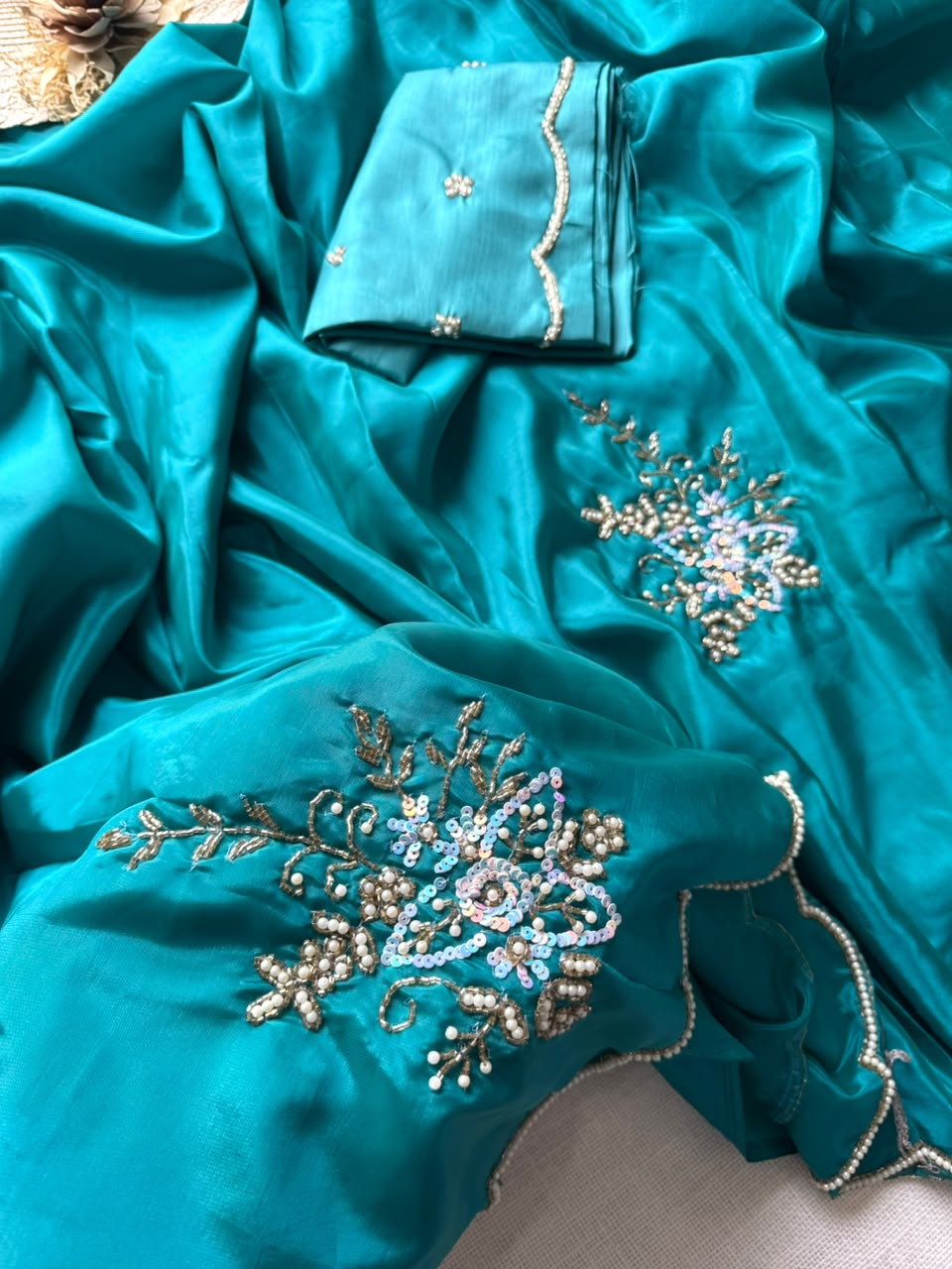 KATHIJA - HAND-WORK LUX