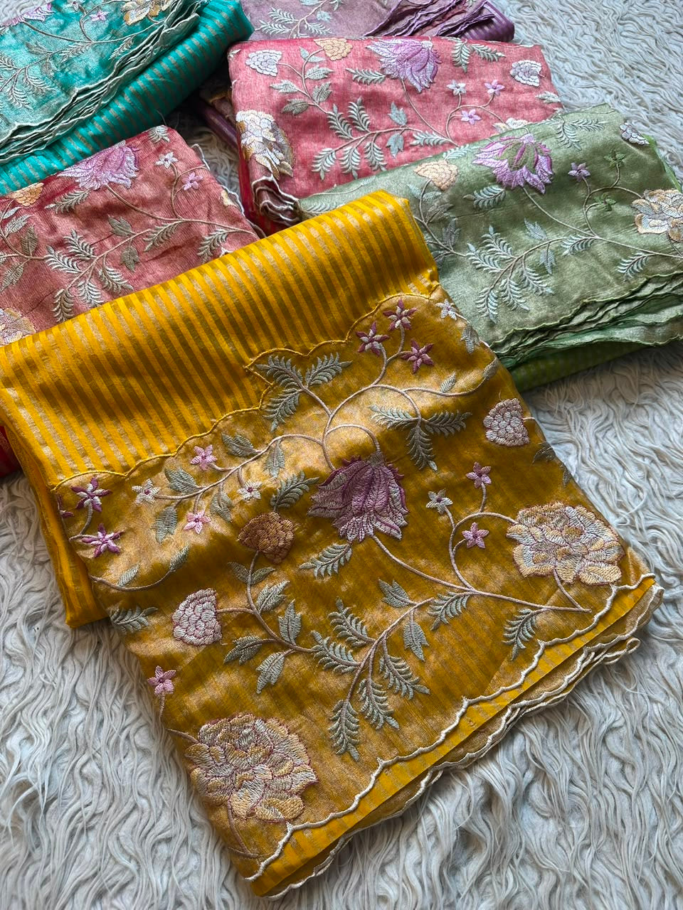MANOHARI - HANDWOVEN KORA SILK