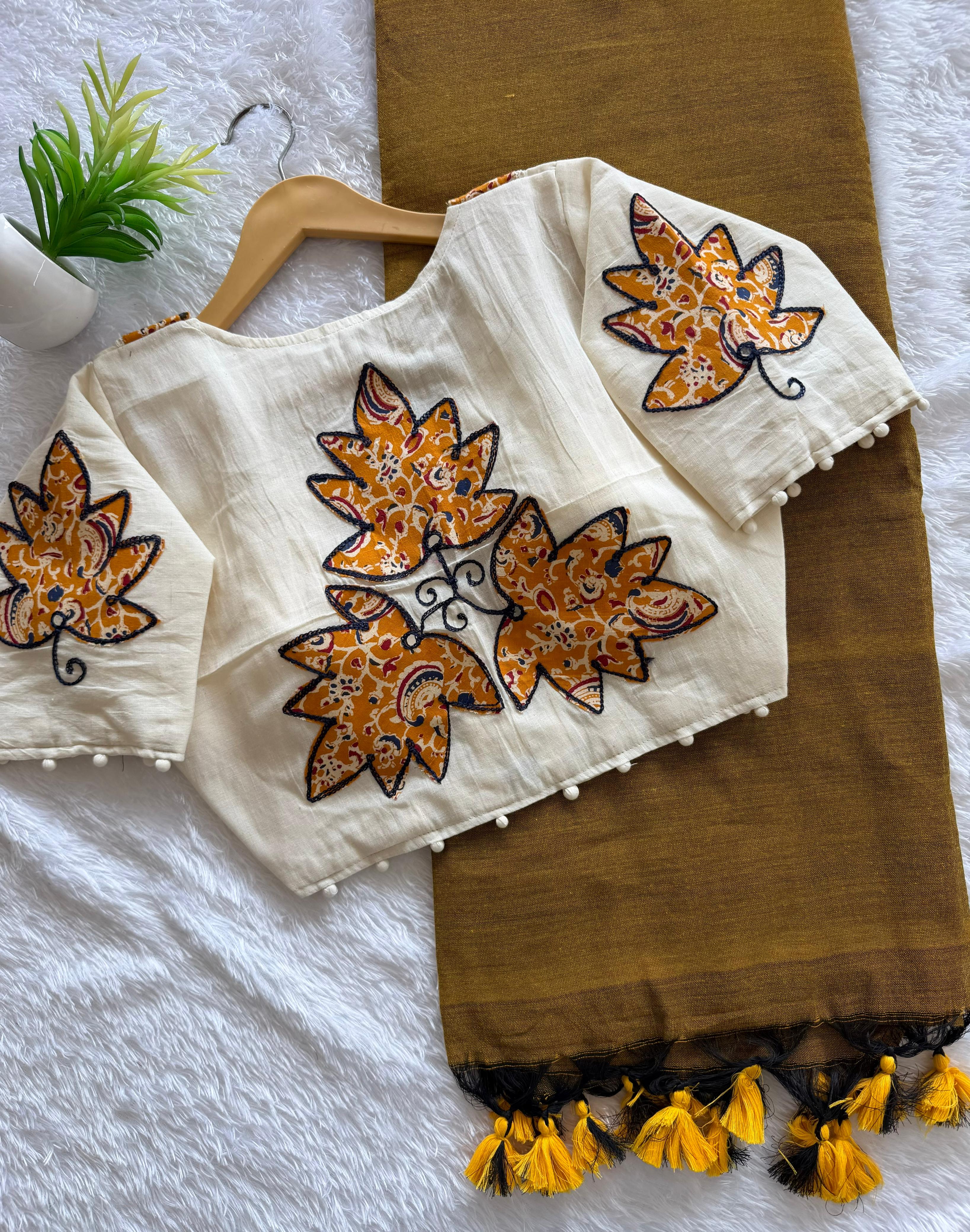 Handloom Khadi Saree & Stitched Blouse 💜