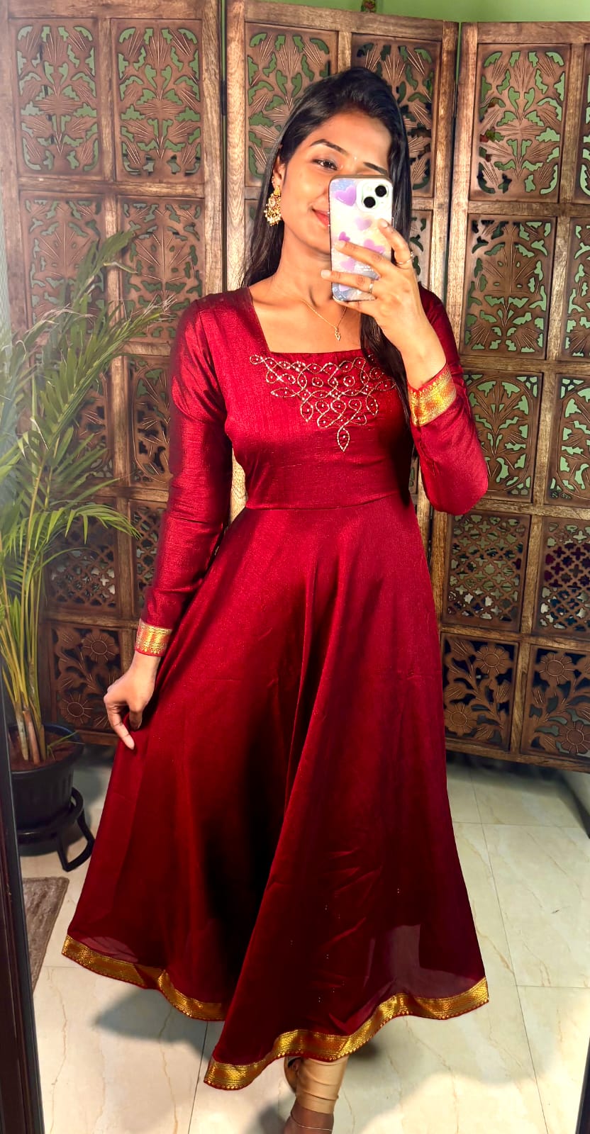 Kadhalar dhinam outfit