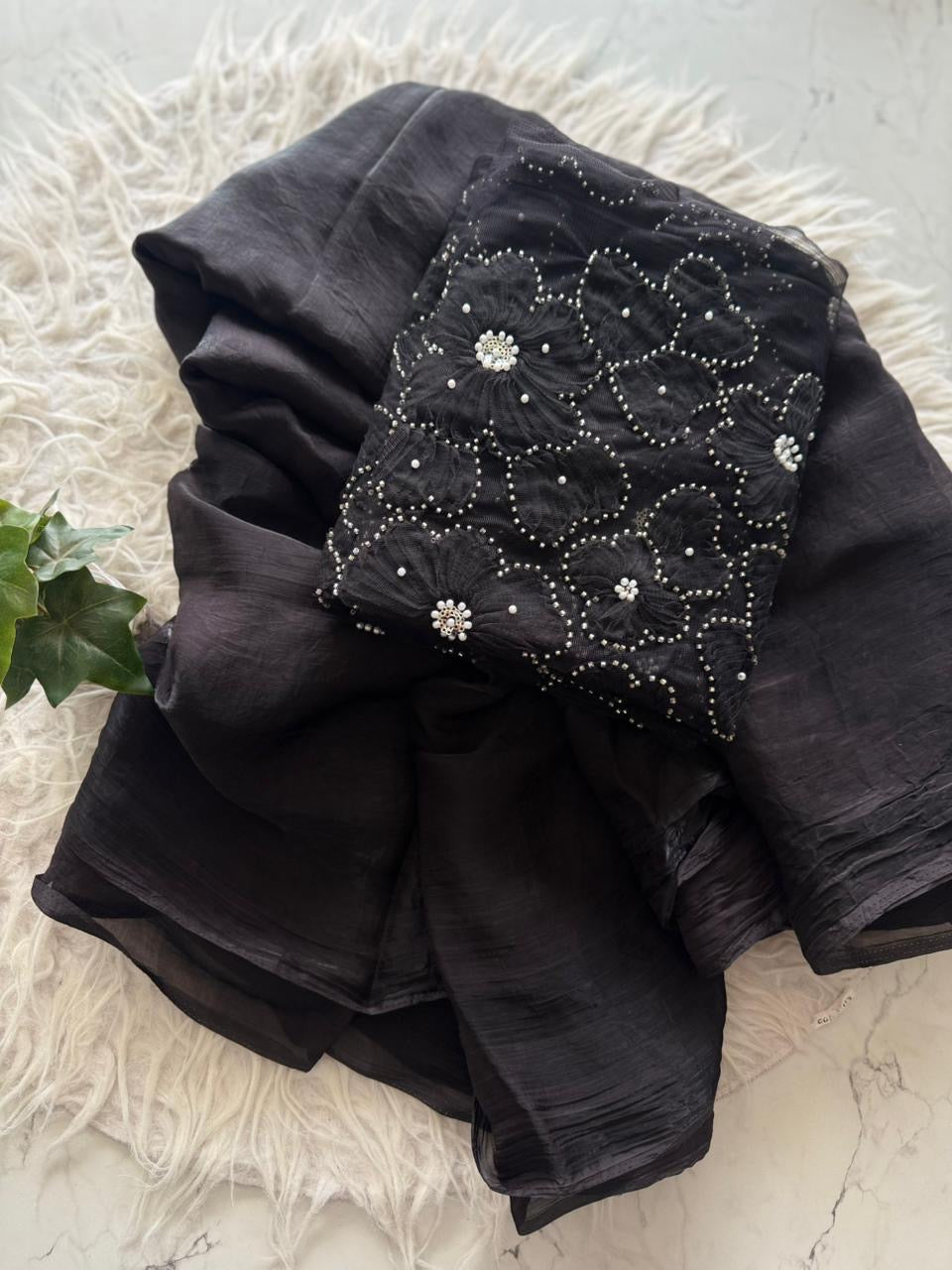 AMOHA - APPLIQUÉ WORK