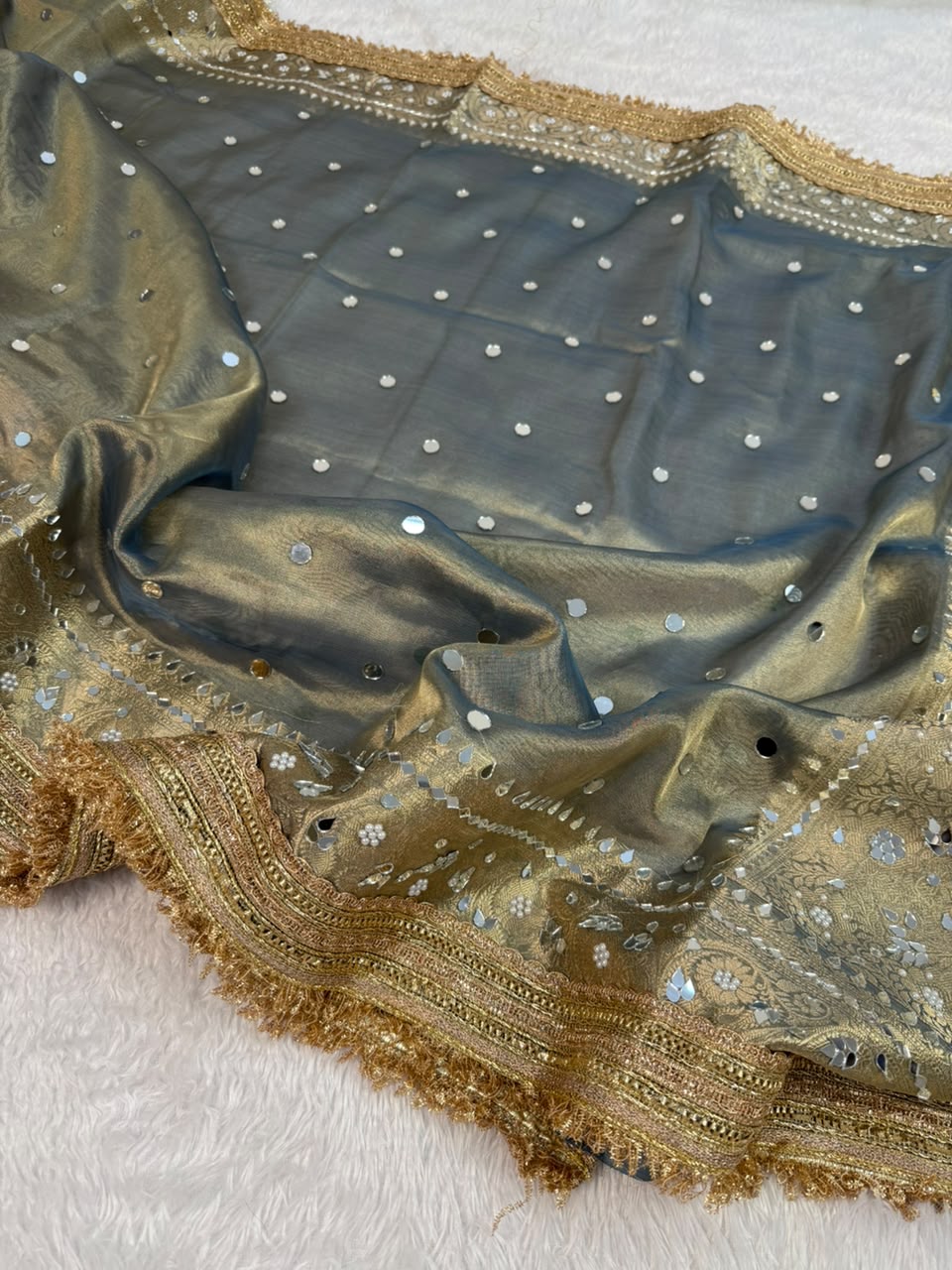 NILAKSHI -  MAHARANI TISSUE